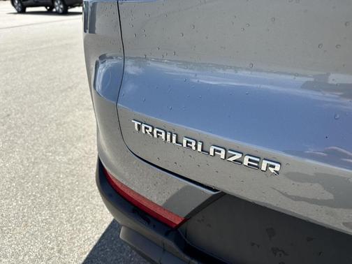 Sterling Gray Metallic 2023 Chevrolet Trailblazer LS
