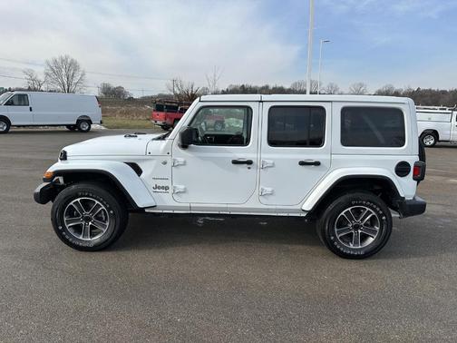 2023 Jeep Wrangler Sahara