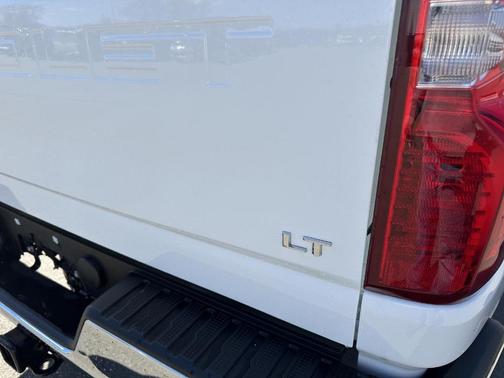 Summit White 2024 Chevrolet Silverado 2500 LT