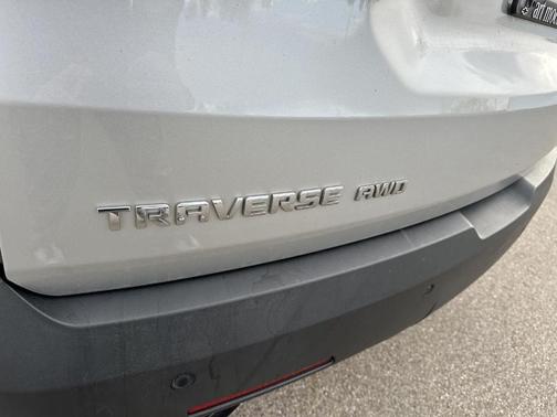 2018 Chevrolet Traverse LT Cloth