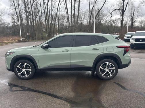Green 2024 Chevrolet Trax 1RS