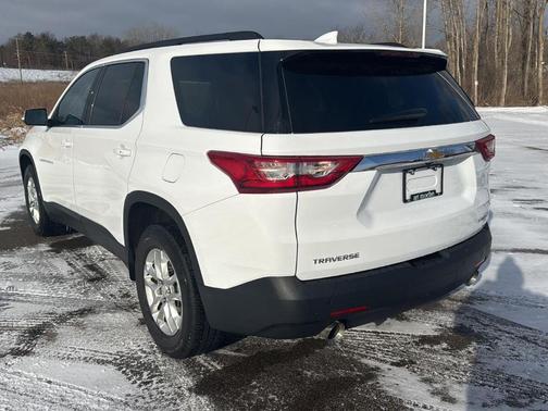 2021 Chevrolet Traverse LT Cloth