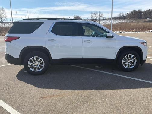2021 Chevrolet Traverse LT Cloth