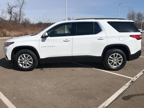 2021 Chevrolet Traverse LT Cloth
