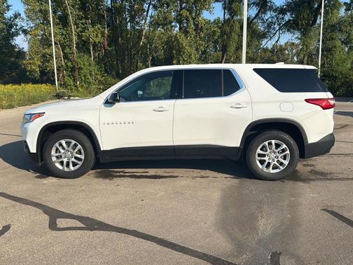 2021 Chevrolet Traverse LS