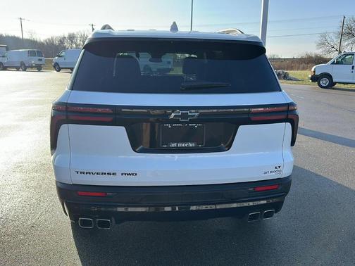 2024 Chevrolet Traverse LT