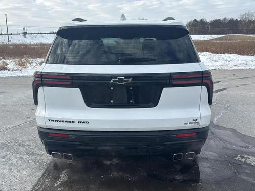 2024 Chevrolet Traverse LT