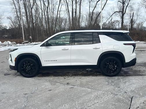 2024 Chevrolet Traverse LT