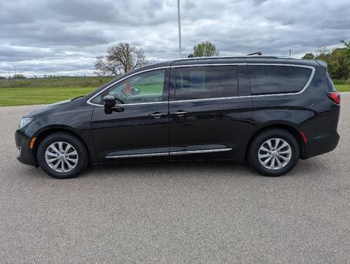 2019 Chrysler Pacifica Touring-L