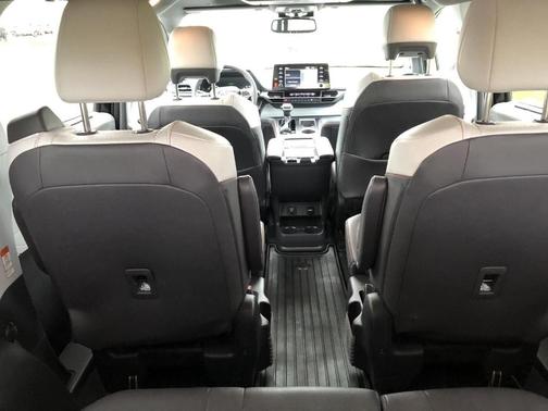 2024 Toyota Sienna XSE 7 Passenger