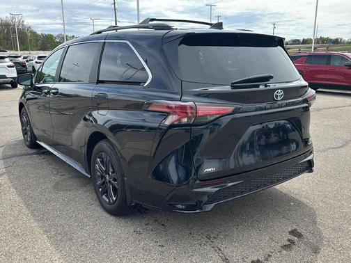 2024 Toyota Sienna XSE 7 Passenger