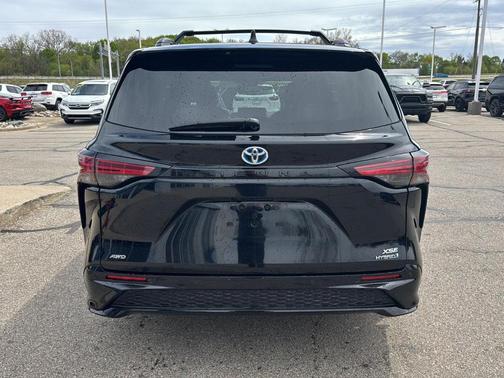 2024 Toyota Sienna XSE 7 Passenger