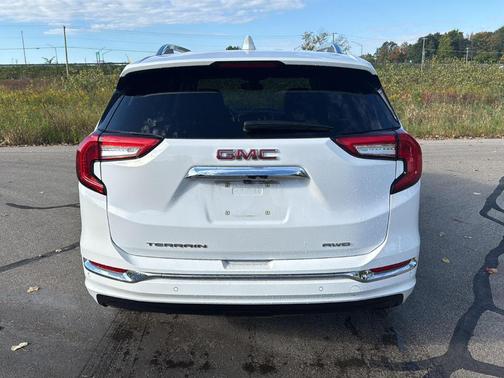 Summit White 2022 GMC Terrain Denali
