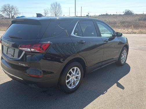 Mosaic Black Metallic 2022 Chevrolet Equinox 1LT