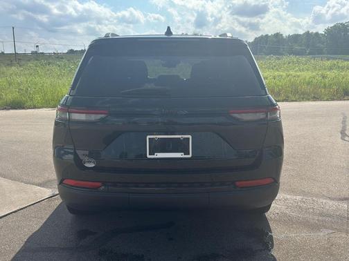 Diamond Black 2023 Jeep Grand Cherokee Limited