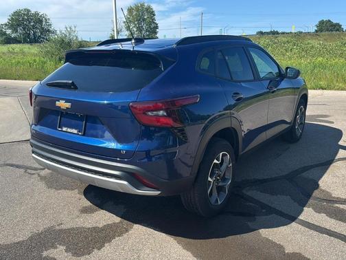 Blue Glow Metallic 2024 Chevrolet Trax LT