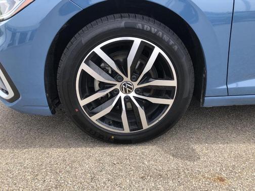 Monterey Blue Pearl 2025 Volkswagen Jetta 1.5T SE