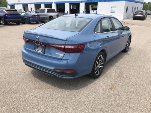 Monterey Blue Pearl 2025 Volkswagen Jetta 1.5T SE