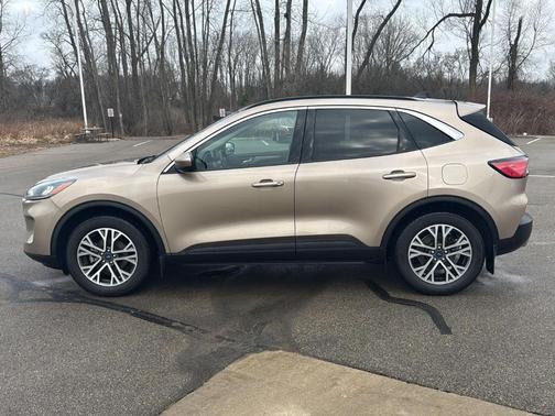 2020 Ford Escape SEL