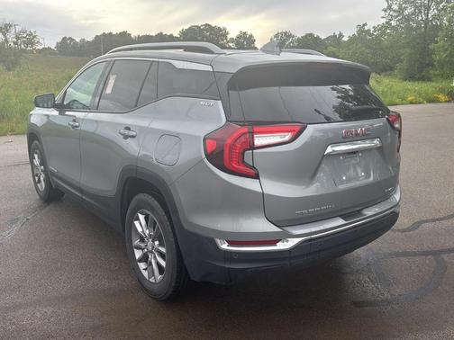Sterling 2023 GMC Terrain SLT