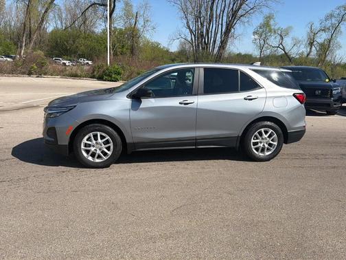 Sterling Gray Metallic 2023 Chevrolet Equinox LS