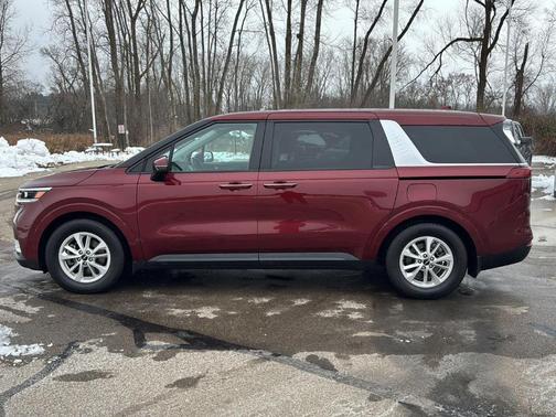 2023 Kia Carnival LX