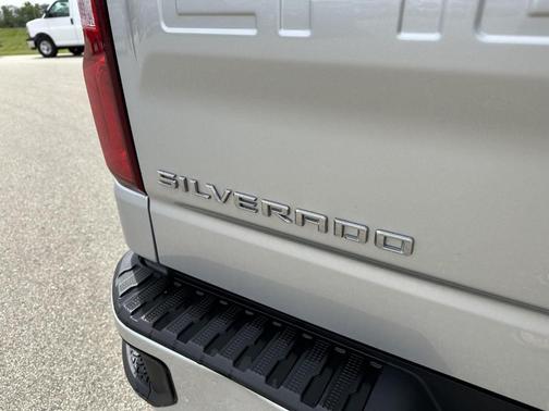 Silver Ice Metallic 2022 Chevrolet Silverado 1500 RST