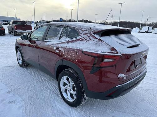 2025 Chevrolet Trax LS