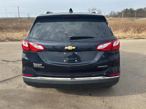 Midnight Blue Metallic 2021 Chevrolet Equinox Premier