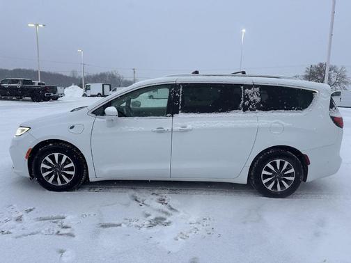 2021 Chrysler Pacifica Hybrid Touring L