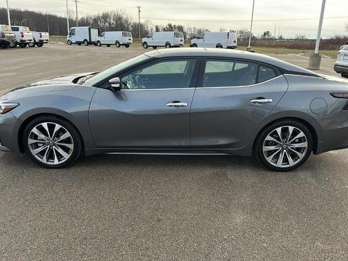 2022 Nissan Maxima Platinum