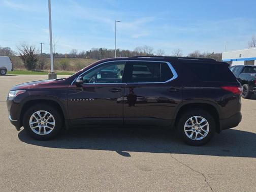 Black Currant Metallic 2019 Chevrolet Traverse LT Cloth