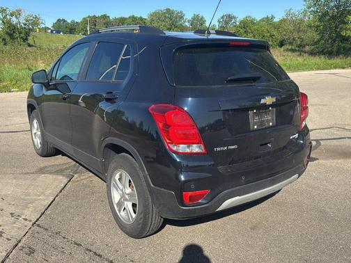 Midnight Blue Metallic 2022 Chevrolet Trax LT