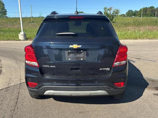 Midnight Blue Metallic 2022 Chevrolet Trax LT