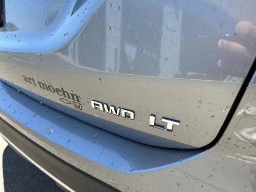 Sterling Gray Metallic 2024 Chevrolet Equinox LT