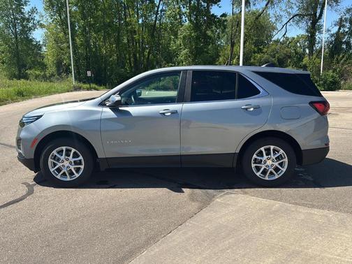 Sterling Gray Metallic 2024 Chevrolet Equinox LT
