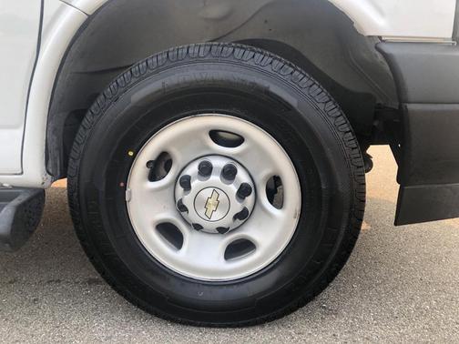 2022 Chevrolet Express 3500 LS