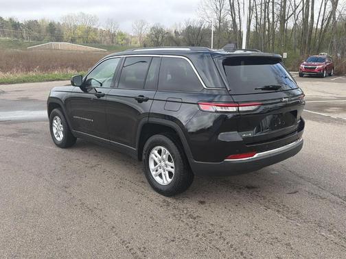 Diamond Black 2023 Jeep Grand Cherokee Laredo