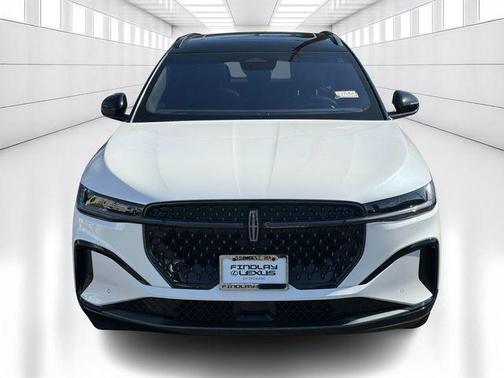 White Platinum Metallic Tri-Coat 2024 Lincoln Nautilus Reserve