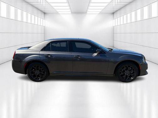 2022 Chrysler 300 Touring