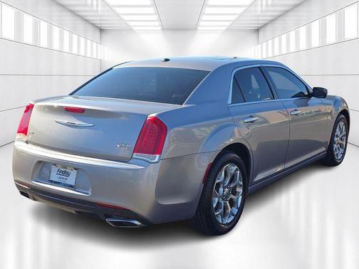 2016 Chrysler 300C Platinum