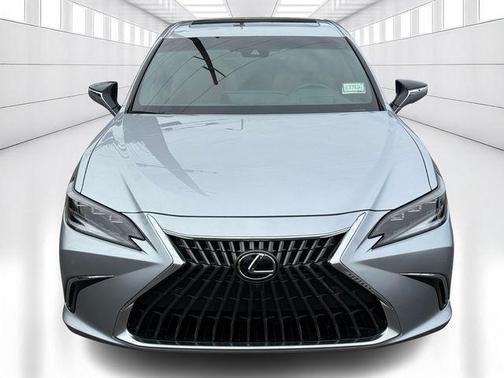 Iridium 2024 Lexus ES 300h Ultra Luxury