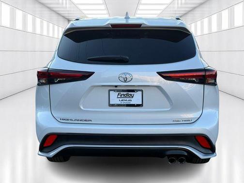 2024 Toyota Highlander XSE