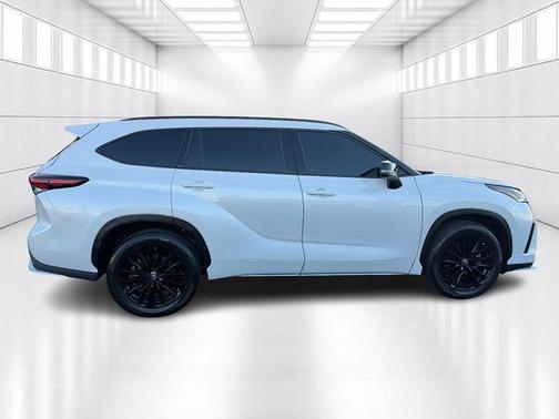 2024 Toyota Highlander XSE
