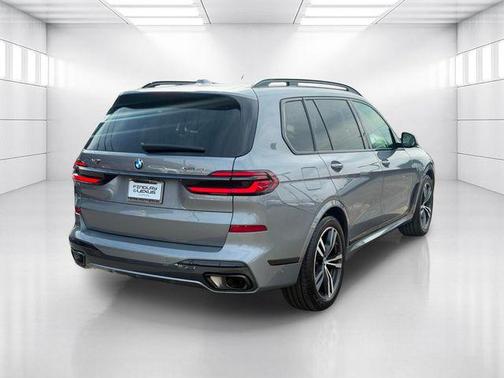 Skyscraper Grey Metallic 2025 BMW X7 xDrive40i