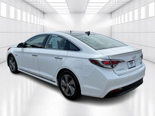 2016 Hyundai SONATA Hybrid Limited