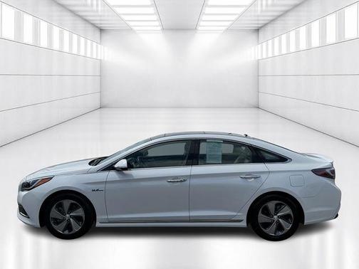 2016 Hyundai SONATA Hybrid Limited