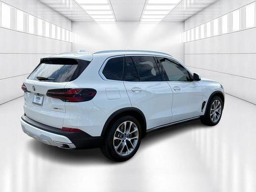 Alpine White 2024 BMW X5 PHEV xDrive50e