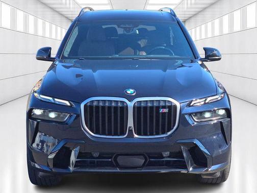 2024 BMW X7 M60i