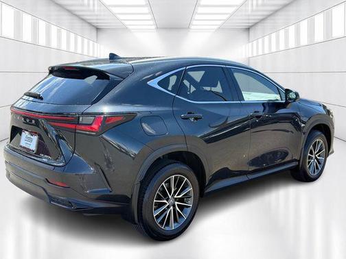 2023 Lexus NX 450h+ Luxury